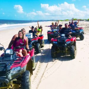 Quadriciclo em Praia Bela: pura aventura em quatro rodas.